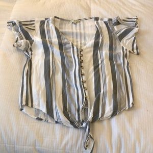 Adorable cropped tie top